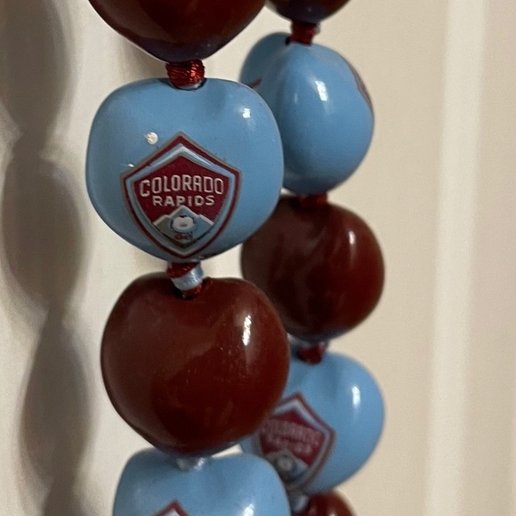 MLS Go Nuts Kukui Nut Lei Necklace - Picture 4 of 6